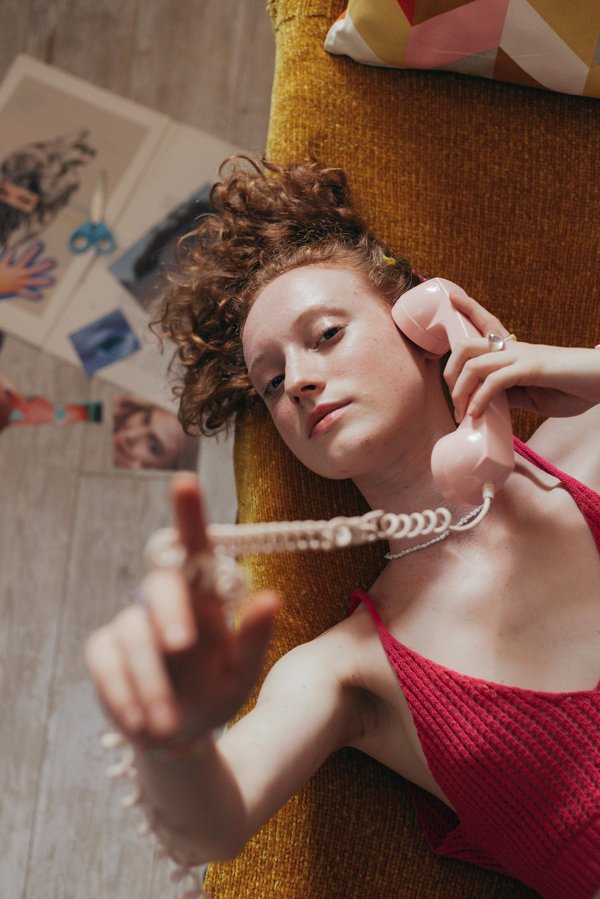 Découvrez le plaisir discret du téléphone rose par carte bleue